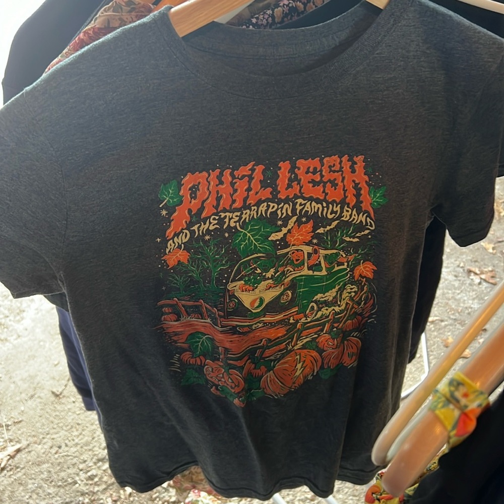 Grey PHIL•LESH and TWIDDLE shirt. Halloween concert.